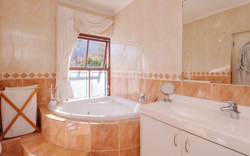 3 Bedroom Property for Sale in Hout Bay Western Cape